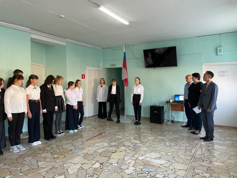 Церемония поднятия Государственного флага РФ..